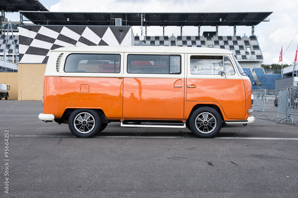 8 Creative Volkswagen Bus Interior Design Ideas – M&T Manufacturing